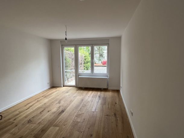 Kernsaniertes Schmuckstück mit Einbauküche inkl. Waschmaschine mit Trockenfunktion