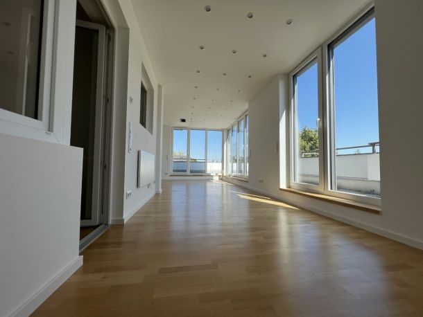 Traumwohnung mit umlaufender Terrasse mit Garage